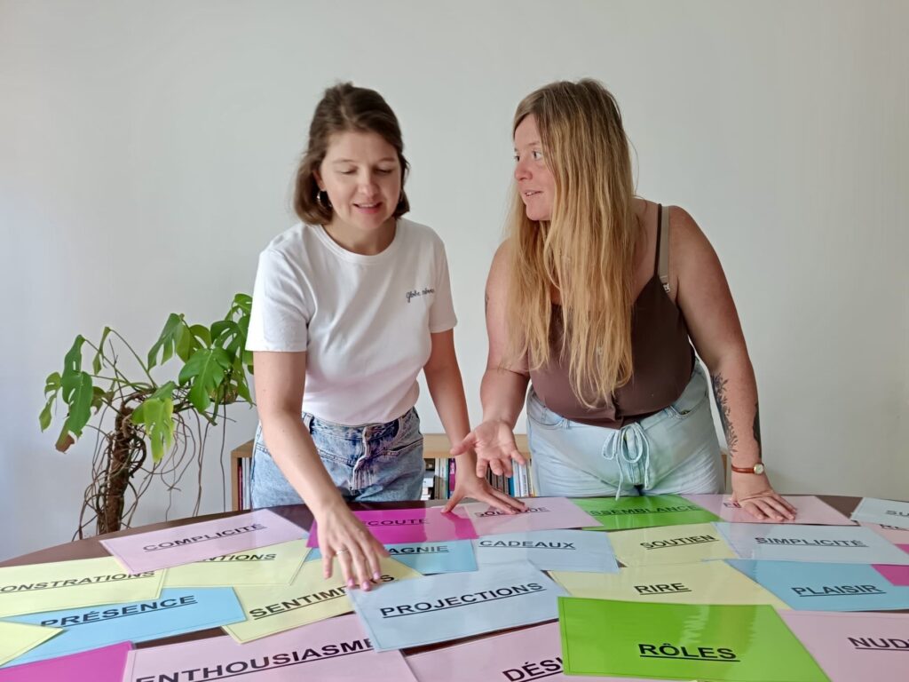 Charlene et Jennifer en animation